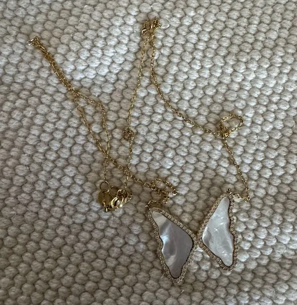 Butterfly Necklace Gold - Image 2