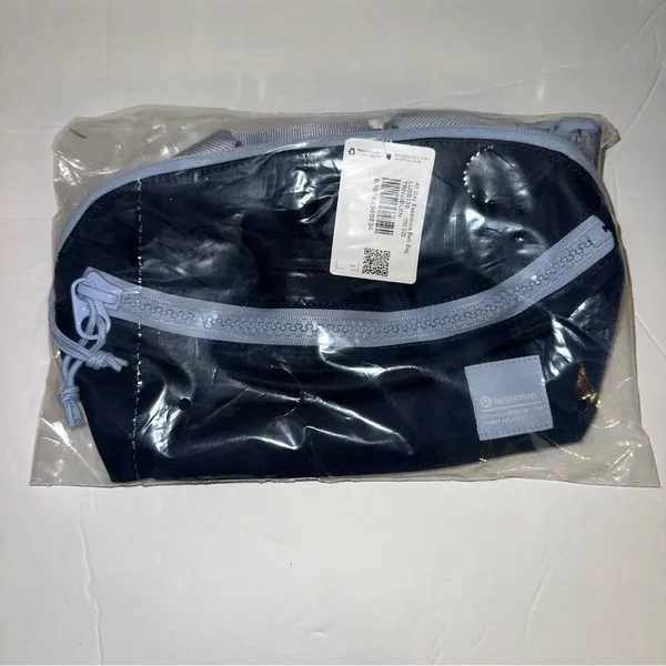 Lululemon All Day Essentials Belt Bag 2.5L True Navy/Blue Linen 🆕 SOLD OUT - Image 6