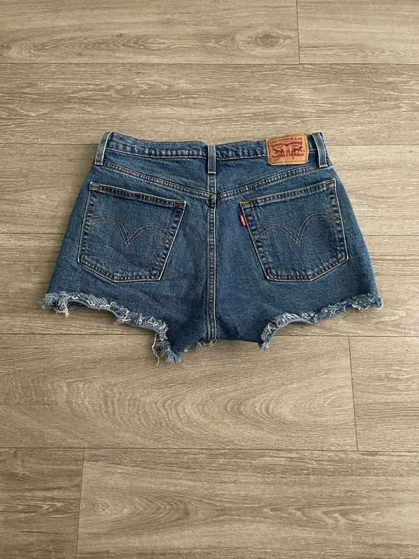 Levi’s 501 high-rise distressed hem denim shorts - 30 - Image 4