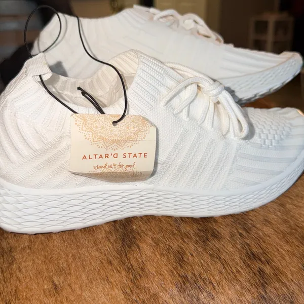 NWT Altar'd State Women’s Tuscan White Aero-Knit Trainers - Image 3