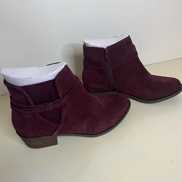 NIB Isaac Mizrahi, maroon booties size 8 - Image 4