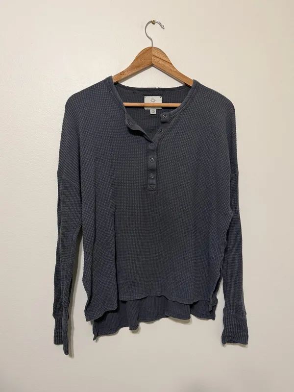 OFFLINE By Aerie Wow! Waffle Henley Long Sleeve Top size small gray - Image 2