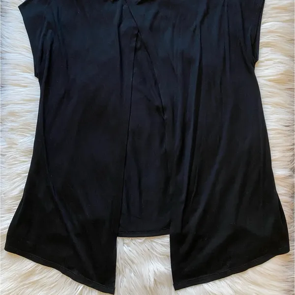 Old Navy Split back active top - Image 9