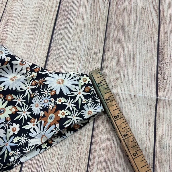 Patagonia Womens Baggies Shorts Floral Daisy Print Black White Small - Image 10