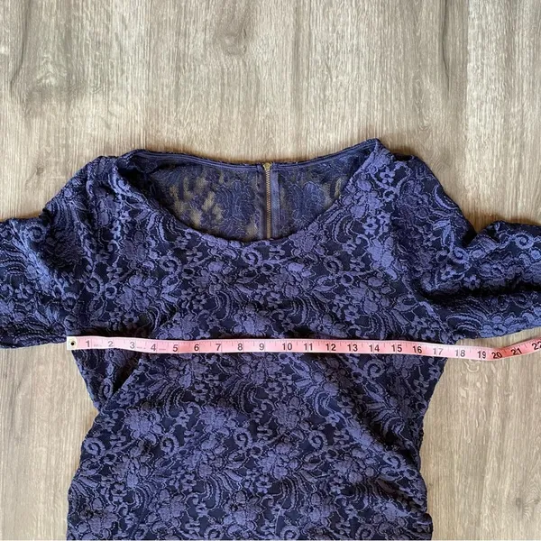Navy Blue Lace Ruched 3/4 Sleeve Blouse Top Women’s Medium - Image 4