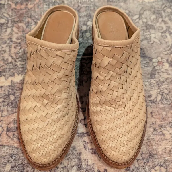 Frye Rosalia Woven Leather Mules Clogs‎ Off White Block Heel 7.5B - Image 5