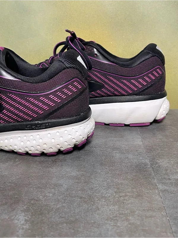 Brooks Ghost 12 Women's Running Shoes Black/Fuchsia Size 10B - Image 11