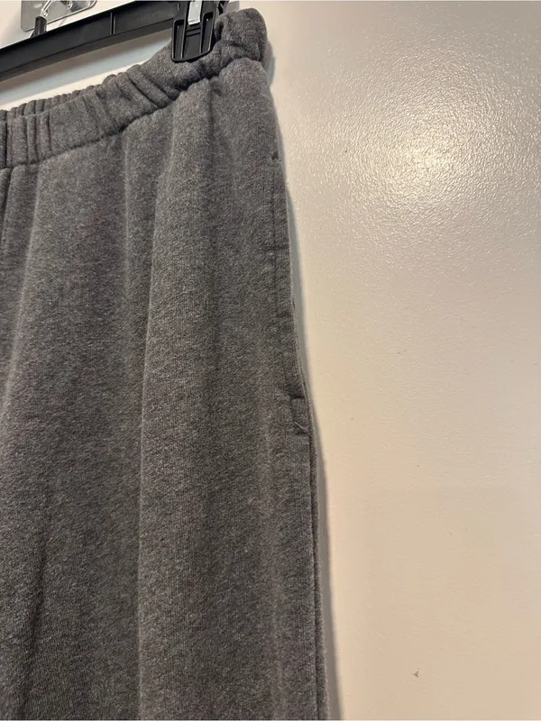 Brandy Melville Rosa sweatpants Sz:OS charcoal gray elastic waist/cuffs pockets. - Image 6