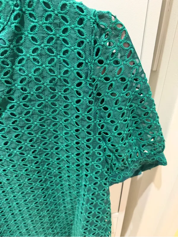 Ann Taylor Emerald Green Eyelet Keyhole Blouse - Image 5