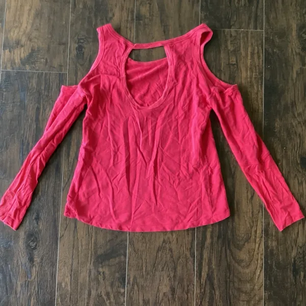 Splits 59 cold shoulder long sleeve top - Image 7