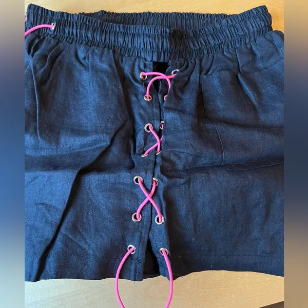 NWT LF Millau linen bungee shorts - Image 4