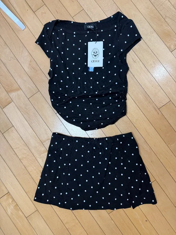 Cider Polka Dot Boat Neck Ruched Tee & Mini Skort Set NEW NWT Size small - Image 4