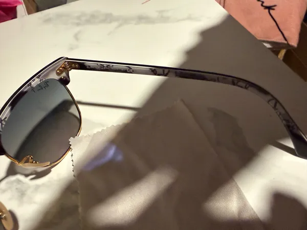 Ray-Ban Sunglasses Polarized Black - Image 5