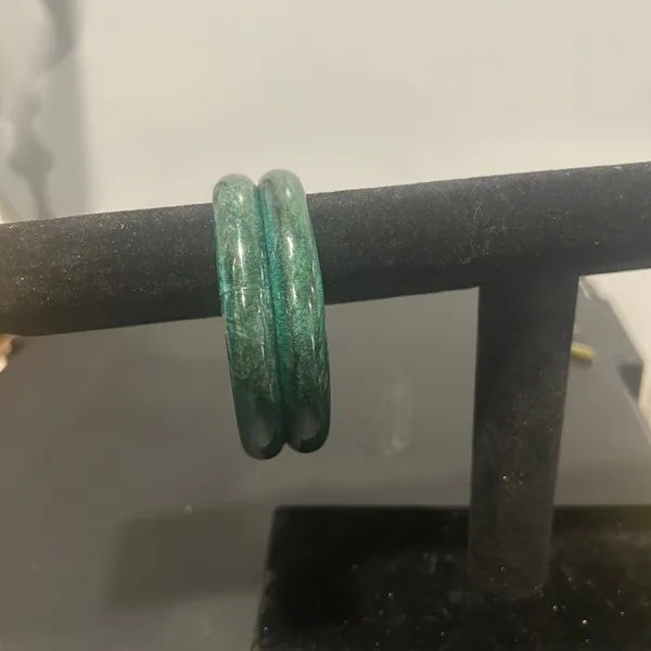 Elegant Green Bangle Bracelets - Image 3