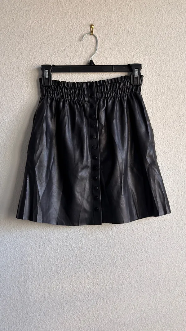 Zara black faux leather button front mini skirt size small - Image 4