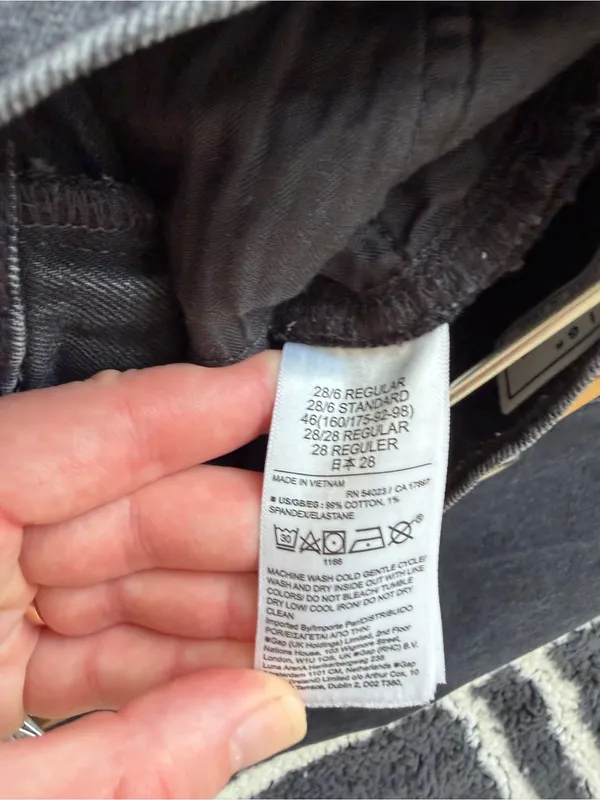 GAP High Rise Cheeky Straight Jeans - Image 4
