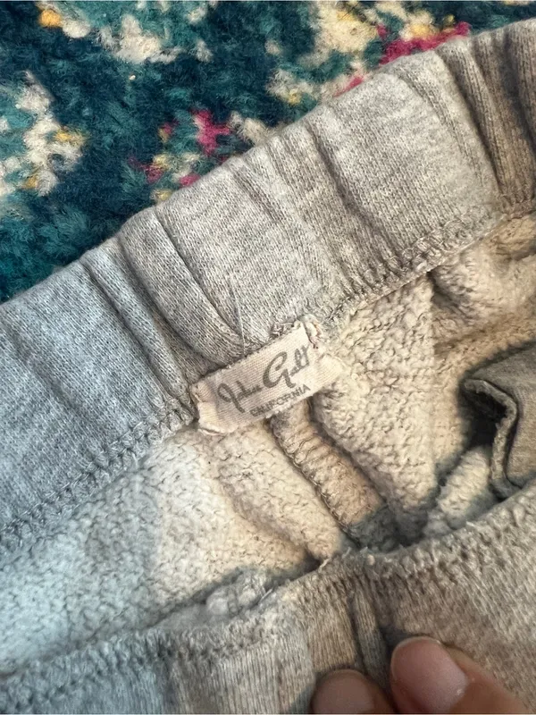 Brandy Melville John galt grey sweatpants - Image 9