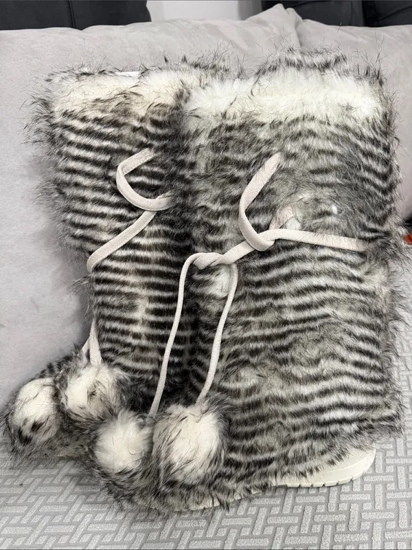 Y2k / Boho Colin Stuart for Victoria's Secret Faux Fur Boots – Size 9M - Image 8