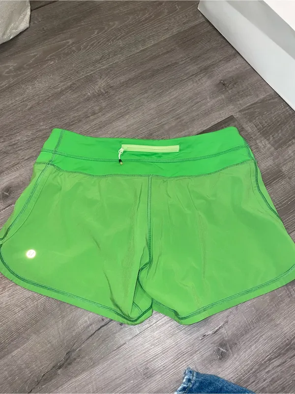 Lululemon Groovy Run Short in Green - Image 4