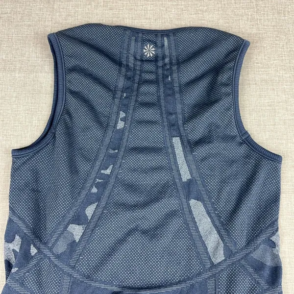 Athleta Tank Top Womens Small Blue Camouflage Jersey Breathable Moisture Wicking - Image 10