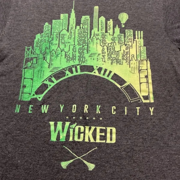 Wicked The Musical New York City Broadway T-Shirt Charcoal Gray Green Small - Image 2