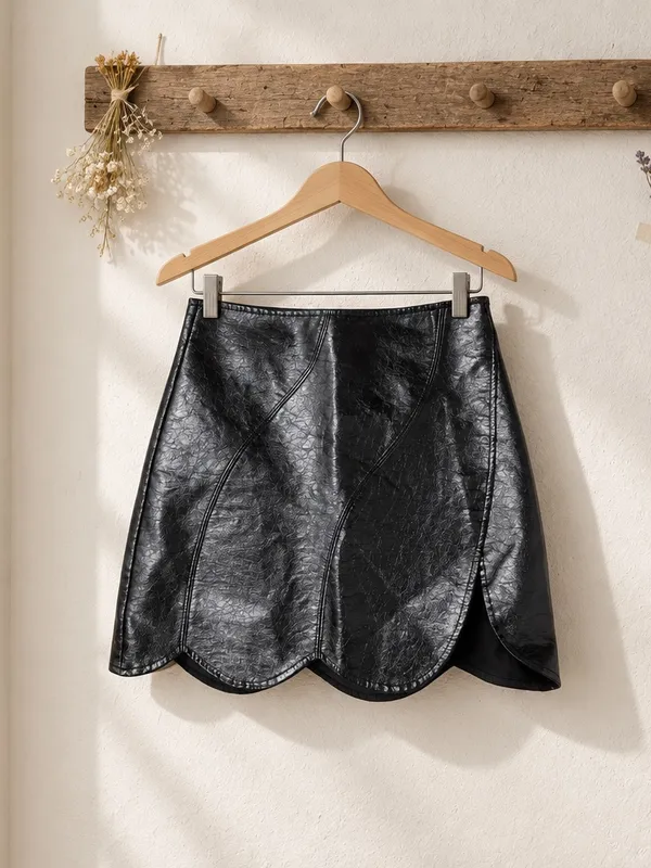 Scallop Hem High-Waist Faux Leather Mini Skirt - Black - Image 3