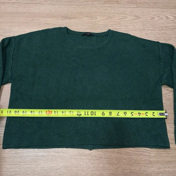 Papermoon Boutique Women's Green Cropped Sweater Small - Image 7