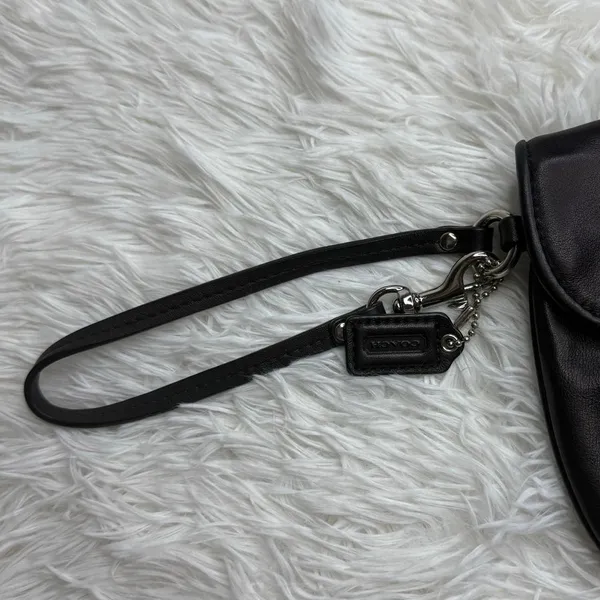 COACH Ashley Black Large Wristlet - Image 9
