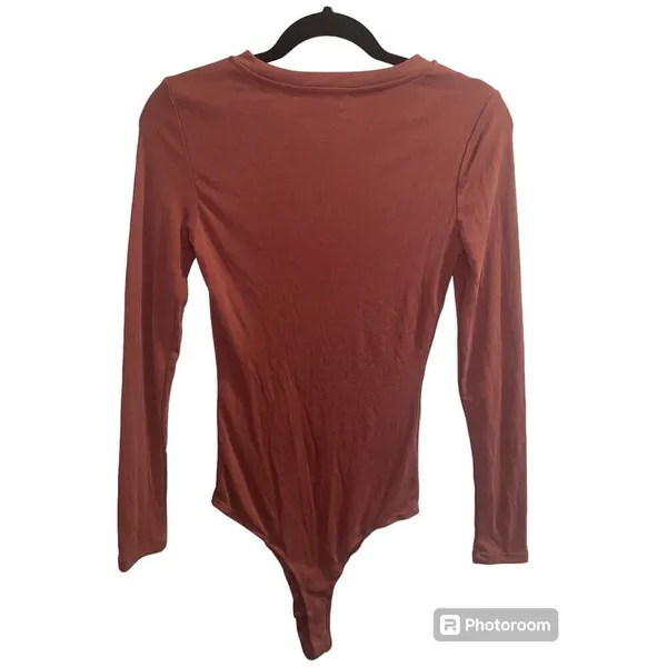 ✨ELODIE Women's Long Sleeve Sz Medium Mauve Bodysuit Ribbed T Shirts Jumpsuit✨ - Image 5