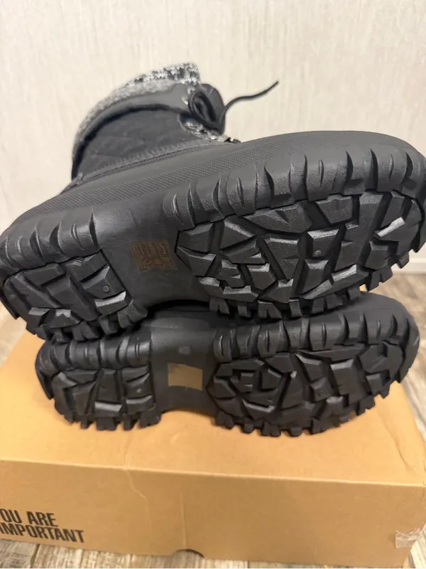 Women's Black Quilted Winter Lace-Up Boots with Knit Collar Size 6 - Image 14