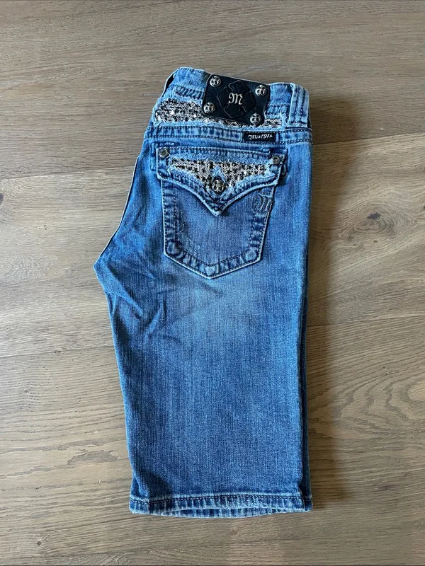 Miss Me Bermuda Shorts Sequin and Rhinestone Embellishments Size 29 - Image 2