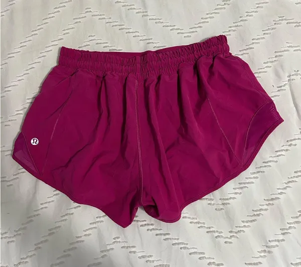Lululemon Hotty Hot 2.5" Low-Rise Shorts - Image 2