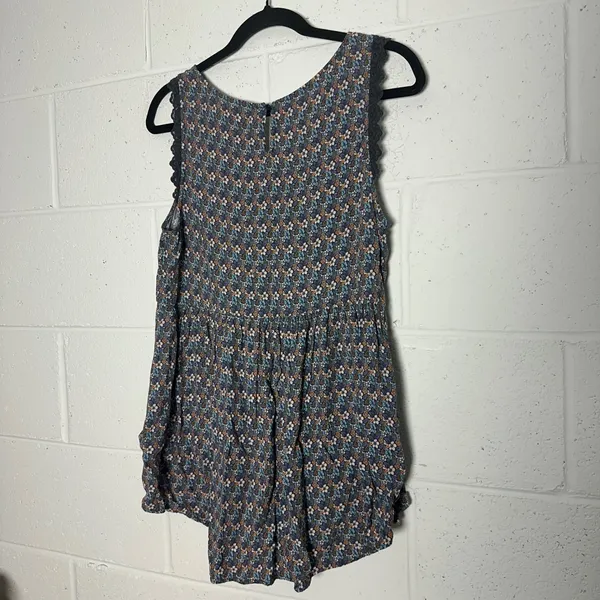 LC Lauren Conrad Blue Floral‎ Babydoll Tank Top Lace Trim Pintuck Size M - Image 4