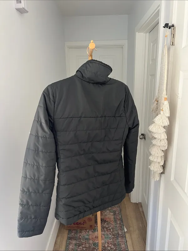 The North Face Mossbud Insulated Reversible Full Zip Puffer Fleece Jacket Black - Image 6
