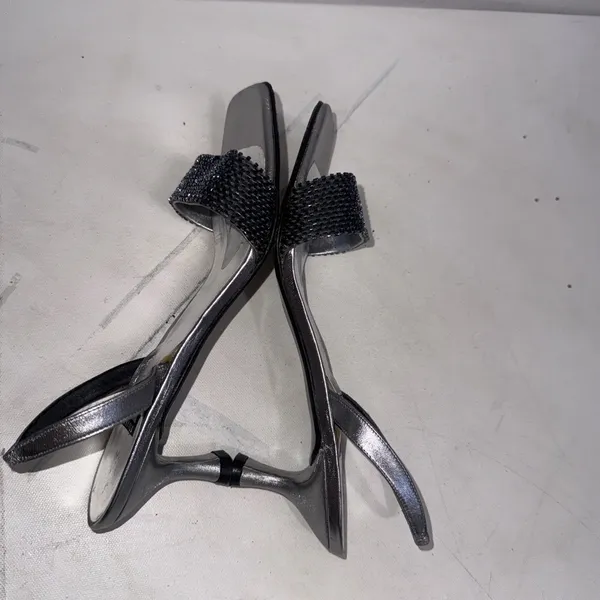 Vintage Y2K 90s Stuart Weitzman Silver Beaded Sling Back Kitten Heel Sandal 7.5B - Image 8