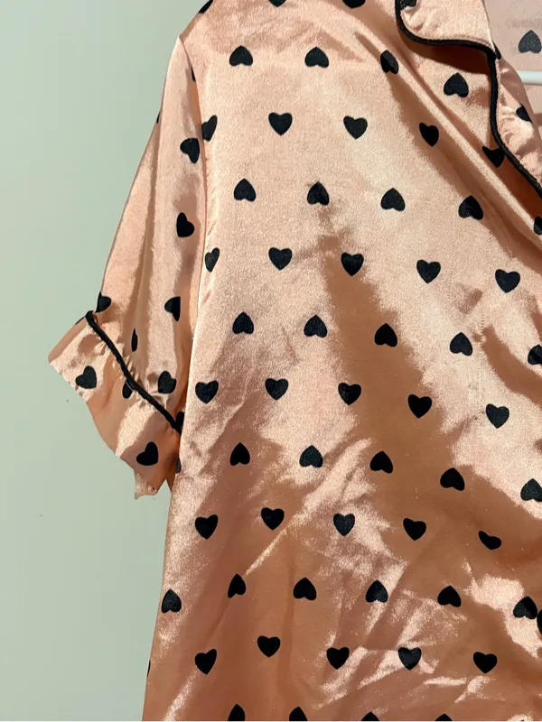 Men's Satin Short-Sleeve Button-Down Shirt in Peach with Black Hearts - Image 4