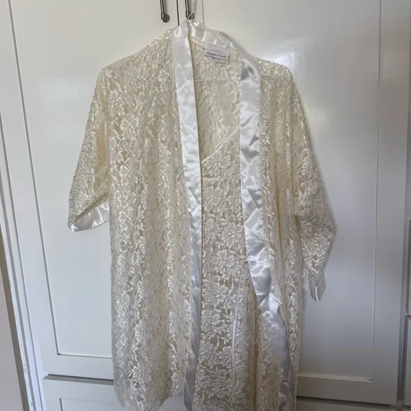 Vintage Alexandra Nicole Bridal Robe set - Image 10