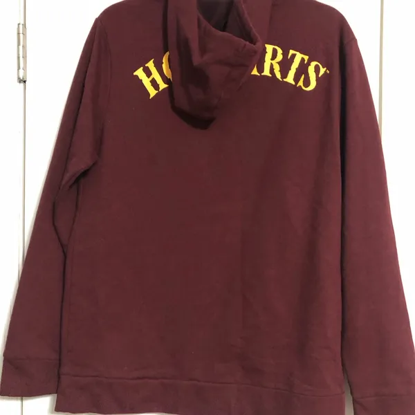 Harry‎ potter hooded sweatshirt women’s size medium. Hogwarts on back graphic - Image 7
