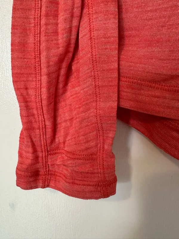 Lululemon Lightweight Scoop Neck Long Sleeve Tee Womens 6 - Image 4