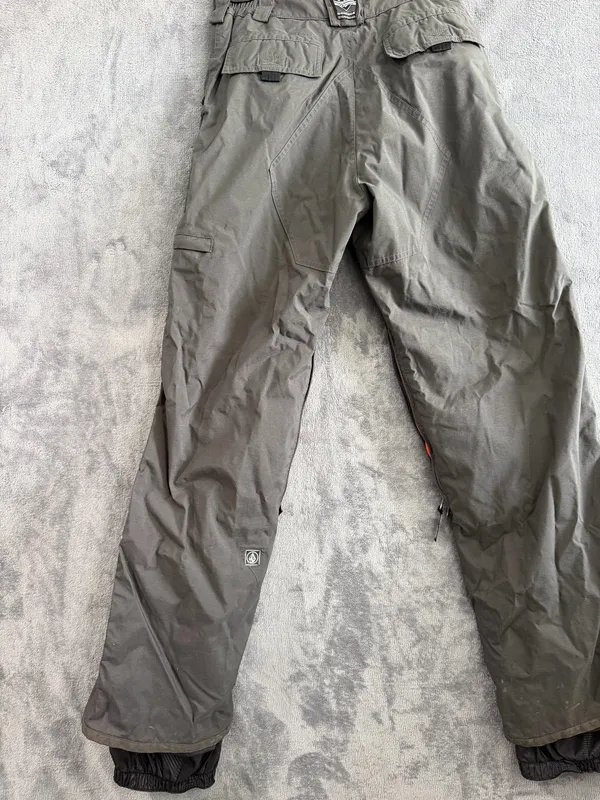 Volcom Mon Mothma Women’s Small Gray Snowboard Ski Pants Insulated Snow - Image 9