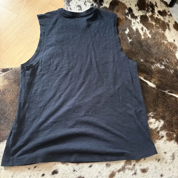 VUORI Sunrise Tank Top‎ In Grey Size Extra Small - Image 7