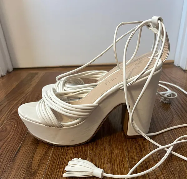 Chase and Chloe These Three Boutique Chunky White Wrap Around Heels - Image 2