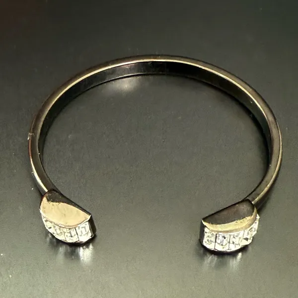 LIA SOPHIA Kiam Family Gunmetal Tone Rhinestones Crystal Cuff Bracelet 27g. - Image 5