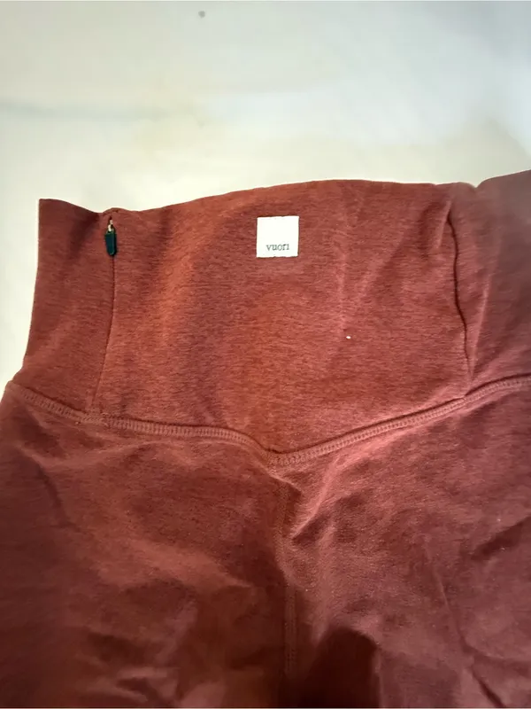 Vuori Daily Leggings- Like New - Image 4
