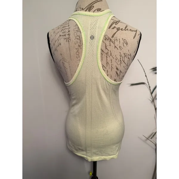 Lululemon Swiftly Tech‎ Racerback Tank Top Lime Green Citron Size 8 Seamless - Image 2