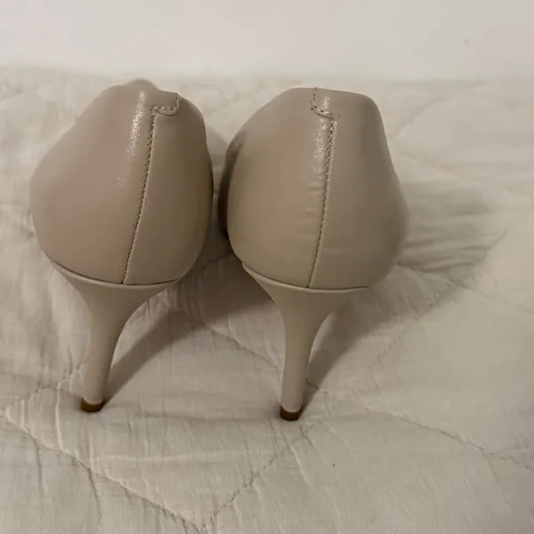 Aldo Women's Beige Heels - Image 5