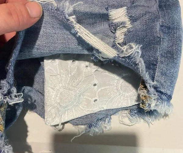 American Eagle Size 4 Curvy High Rise Shortie Light Wash Distressed Jean Shorts - Image 8