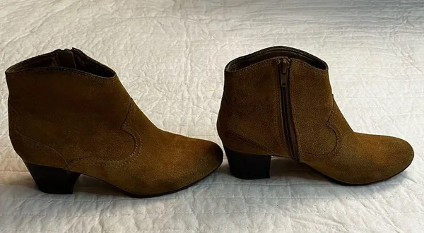 Antonio Melani Thia Women's Suede Leather Ankle Boots w/zip Chestnut - Image 3