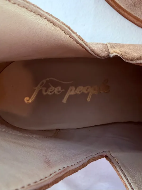 Free People Suede Pull On Pointed Toe‎ Bootie in Taupe Size 9 or 40 - Image 9