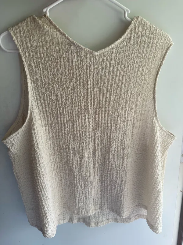 A New Day cream-colored, textured sleeveless tank top - Image 3